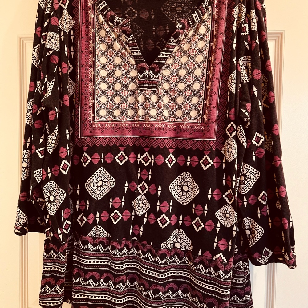Ladies 1X  GreatNothwest Indigo top. 60% cotton, 40% modal. Dk blue, purple.